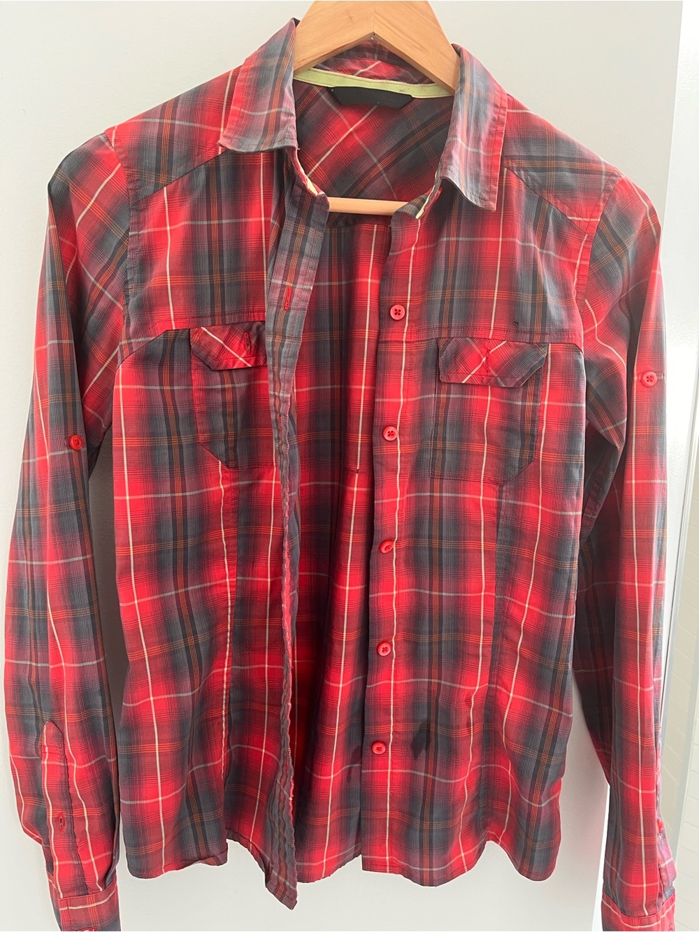 Women’s Arc’teryx Red Plaid Button-Up Shirt Size Small